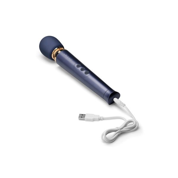 Le Wand Petite Rechargeable Vibrating Wand Massager - Image 3