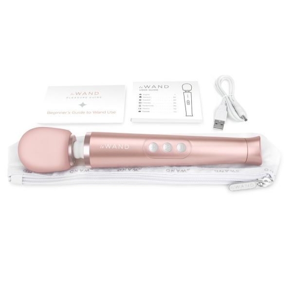 Le Wand Petite Gold Travel Rechargeable Wand - Image 5